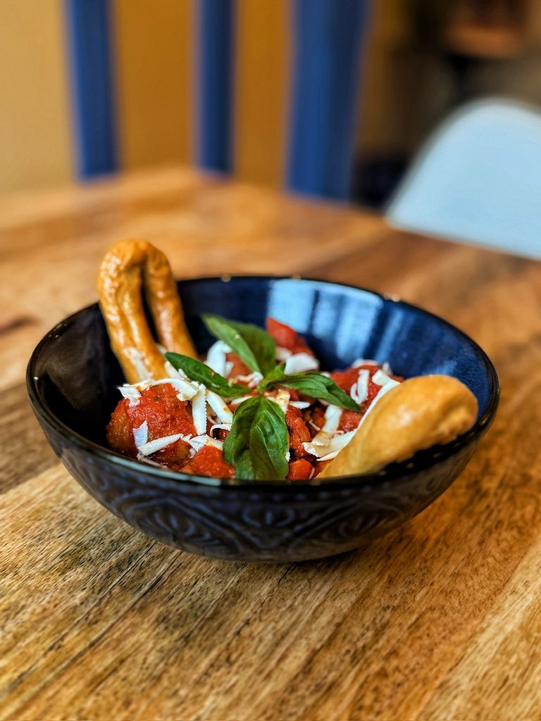 Boulettes de viande sauce tomate fait par MadrePuglia Genève