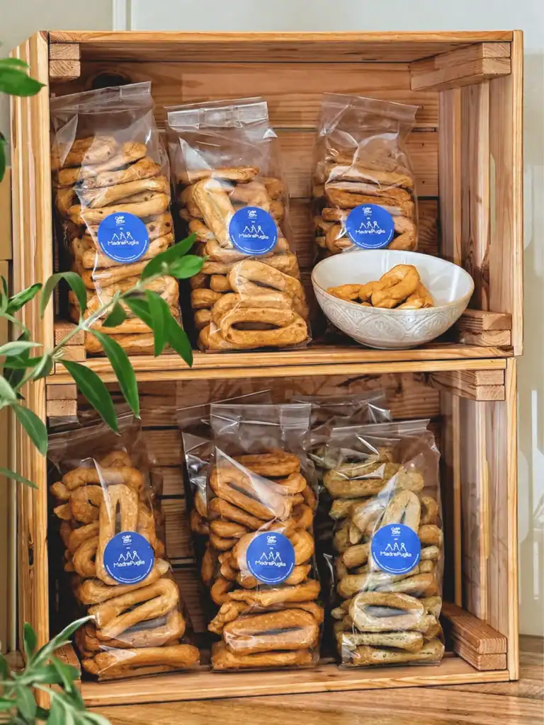 Sachets de taralli artisanaux de Molfetta, plusieurs saveurs, en vente à la Dispensa MadrePuglia